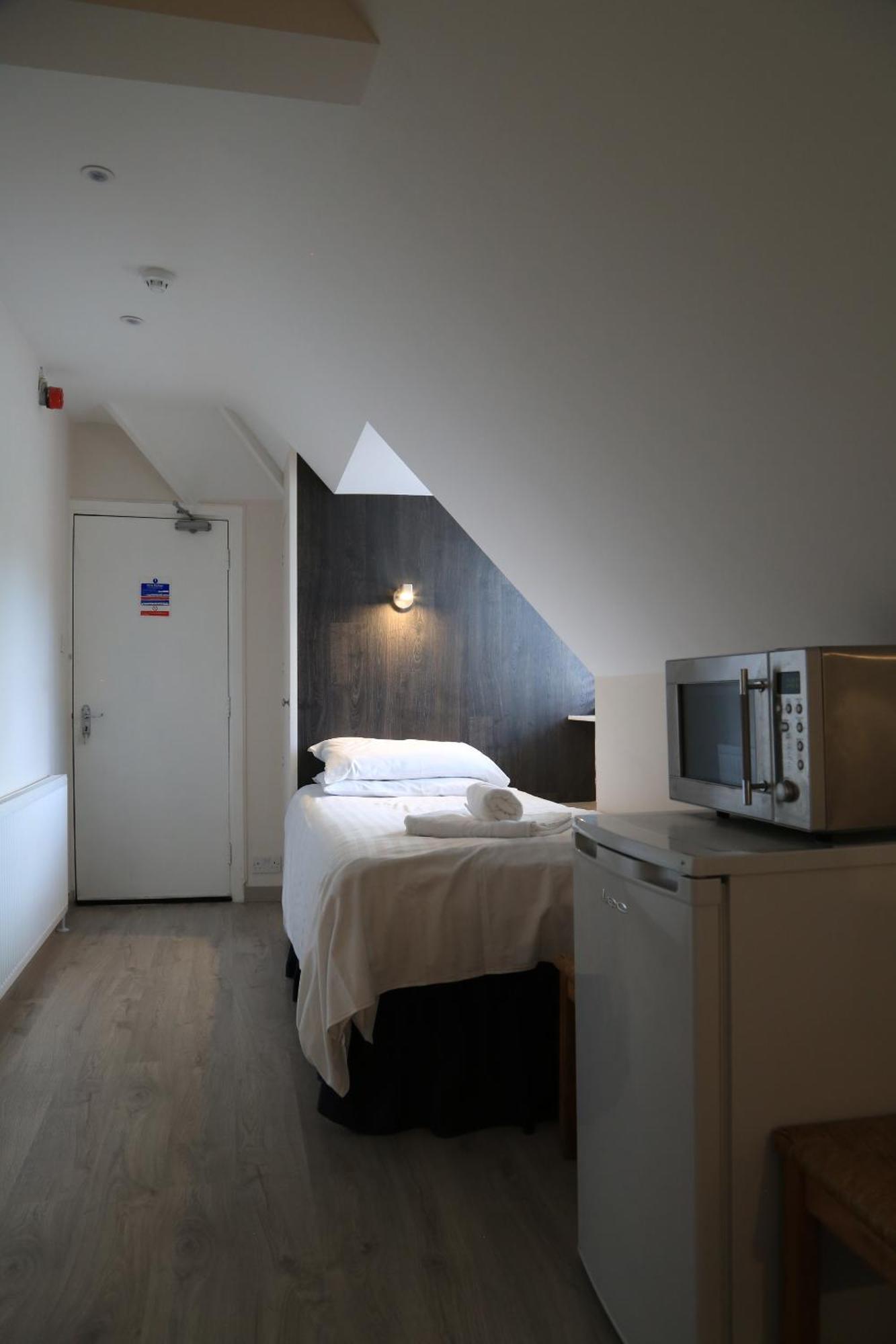 Debden Guest House Hillingdon Chambre photo