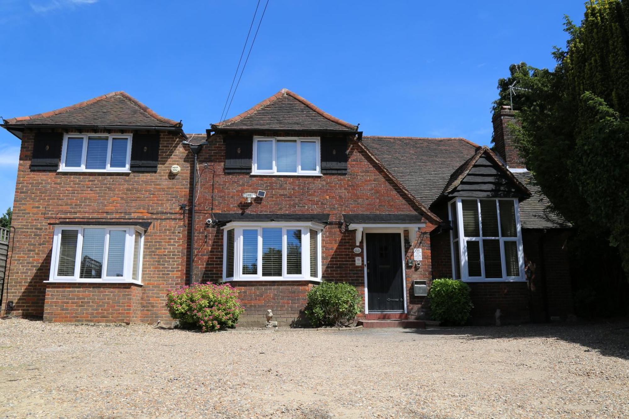 Debden Guest House Hillingdon Extérieur photo