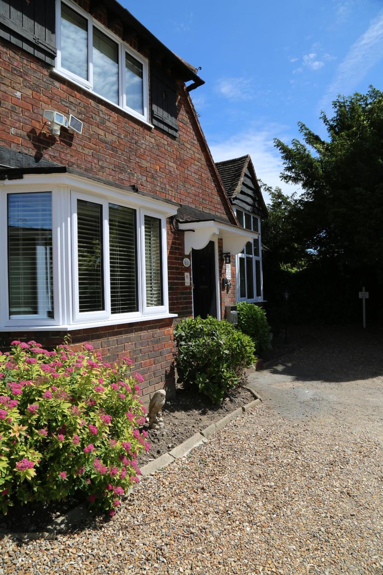 Debden Guest House Hillingdon Extérieur photo