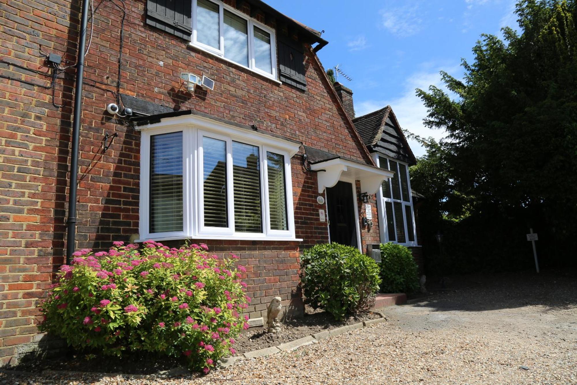 Debden Guest House Hillingdon Extérieur photo